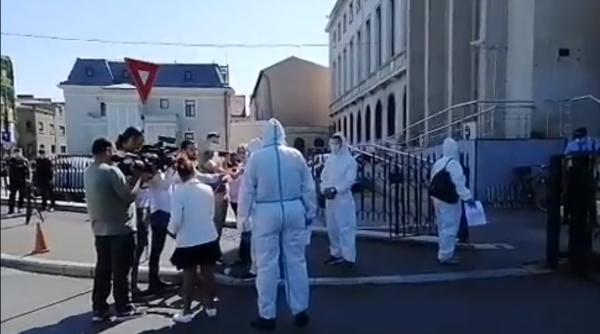 protest in fata guvernului medicii isi cer drepturile promise de autoritati