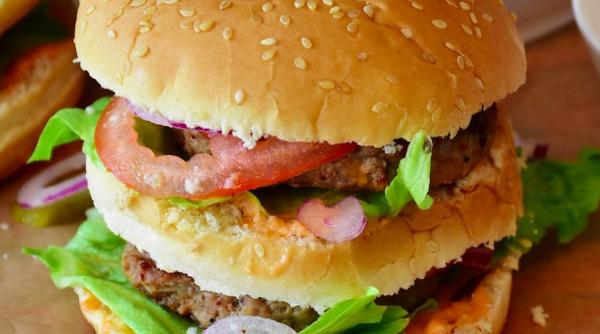 reclamele la mancarea fast food interzise guvernul se lupta cu obezitatea