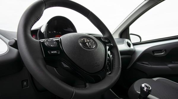 toyota cheama in service 6 milioane de masini