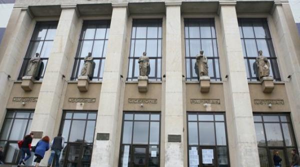 universitatea din bucuresti data in judecata de un student