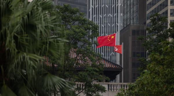 oamenii fug din hong kong din cauza regulilor impuse de beijing