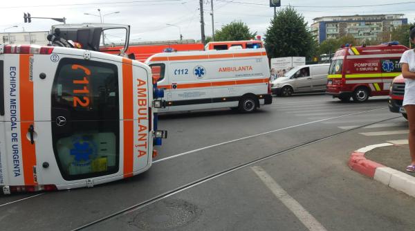 ambulanta rasturnata in bucuresti