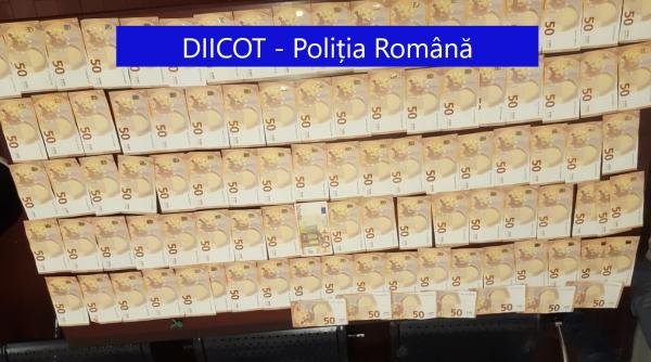 prins pe aeroport si retinut pentru proxenetism  trafic de persoane  de minori si spalare de bani