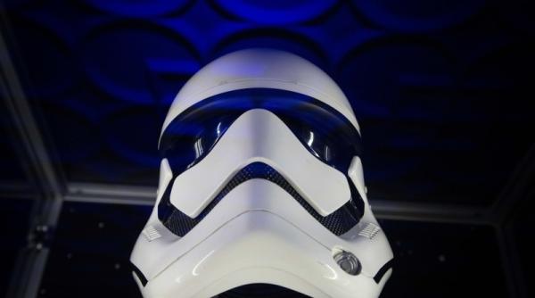 scandal la disney un scriitor star wars nu si primeste banii cuveniti