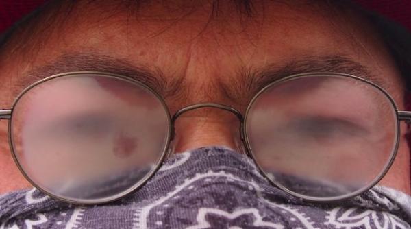 ti se aburesc ochelarii de la masca trucul simplu al unui medic a devenit viral face minuni foto