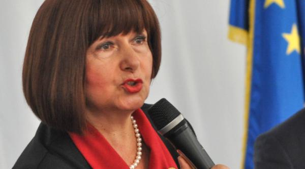 cine este simona mirela miculescu noul ambasador al romaniei la paris cariera impresionanta