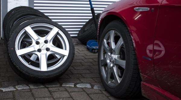 tragedie in olt un barbat a murit in timp ce incerca sa schimbe anvelopa unei masini