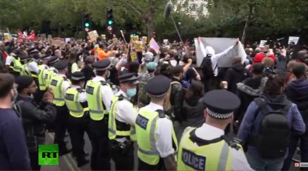 proteste la londra peste 60 de persoane arestate de politie