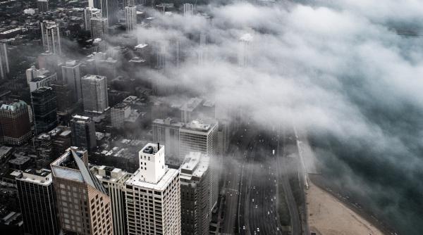 video spectaculos o cladire uriasa pusa la pamant in 10 secunde