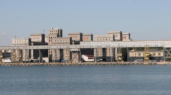 accident in portul constanta a murit dupa ce a cazut intr un siloz