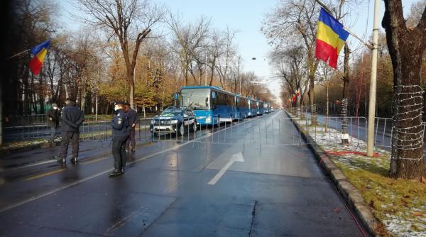 desfasurare de forte in zona arcului de triumf de ziua nationala a romaniei in timp ce romanii stau acasa
