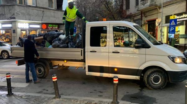 armand a scos actorii la strans gunoaie nu vrea sa plateasca facturile suprapret