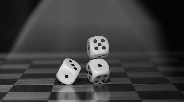 razvan dumitrescu a scos mesajele in direct la dcnews zarurile sunt aruncate va fi facut mop