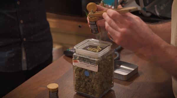 o lege istorica privind legalizarea consumului de canabis avanseaza in congresul american