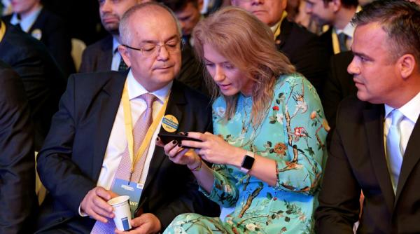 emil boc se va vaccina public de covid 19 ii invit pe toti sa o faca