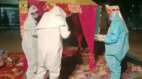 nunta intr un centru covid mireasa a fost testata pozitiv