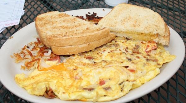 omleta catalana iese pufoasa si foarte gustoasa micul dejun spaniol pentru dimineti reusite