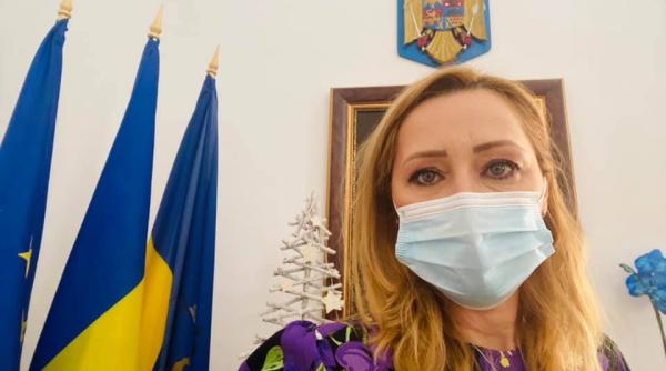 elena lasconi pe masa de operatie duc pe picioare o suferinta permanenta