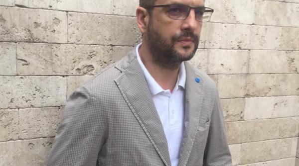 madalin ionescu plangere la politie scene de groaza escroci scelerati in sua exista permise de conducere cu fata mea