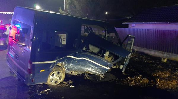 microbuz plin cu pasageri accident grav la cotorca ambulantele au intervenit de urgenta