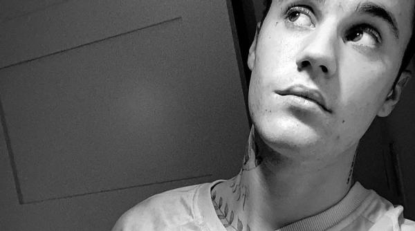 justin bieber melodie de craciun alaturi mai multe cadre medicale