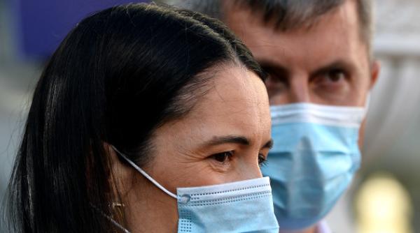 gluma zilei cu clotilde armand in cea mai grava problema ursii gunoieri de la sinaia o pot ajuta