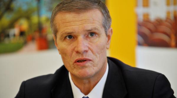 francisc toba suparat dupa ce aur i a invalidat mandatul de parlamentar cine nu stie armata e treaba lui