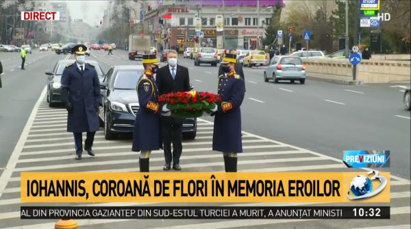 un ofiter militar proteste la adresa lui klaus iohannis in piata universitatii