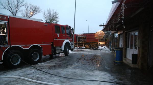 case si masini inundate in  cluj napoca  dupa spargerea unei conducte