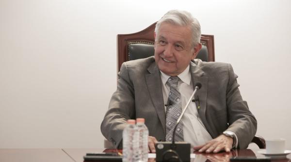 presedintele mexicului a incercat sa i pacaleasca pe jurnalisti toata presa subventionata de conservatori si ar freca mainile