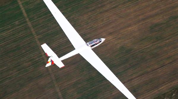 unde s a ajuns ce a desenat pe cer un pilot german video