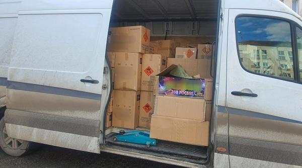 politistii au confiscat aproape o tona si jumatate de artificii