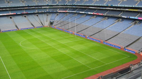 procesele penale desfasurate fizic pe stadion pana la trei sedinte concomitente