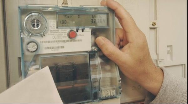 anre a prelungit pana pe 31 martie perioada in care oamenii pot alege un contract de energie electrica pe piata concurentiala