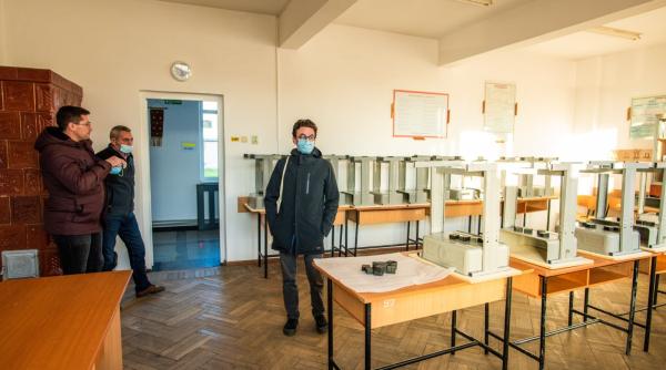 in timp ce sare la gatul tvr bulai usr plus are o problema mare pe care ar trebui sa o rezolve urgent