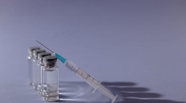 prepararea si administrarea vaccinului impotriva covid 19 seringa utilizata pentru administrare nu este in nici un caz goala