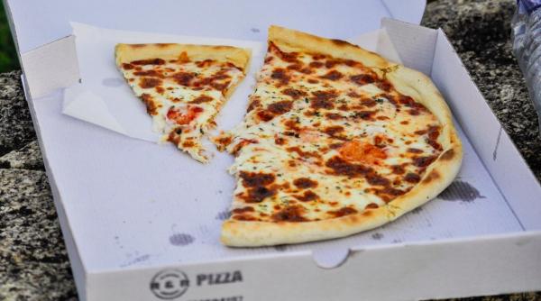 reprezentant dsp despre vaccinurile din cutia de pizza cartonul are proprietati izolatoare