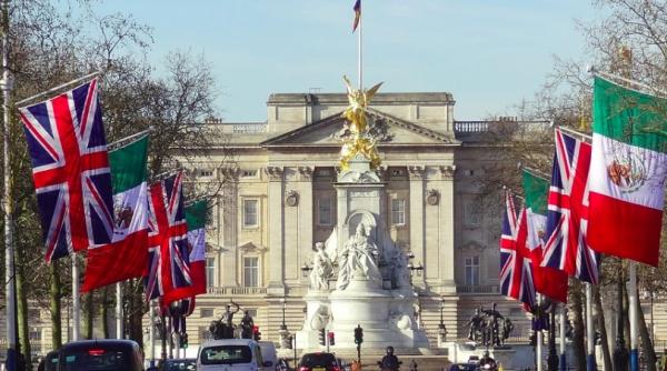 un servitor care a furat din palatul buckingham a fost inchis