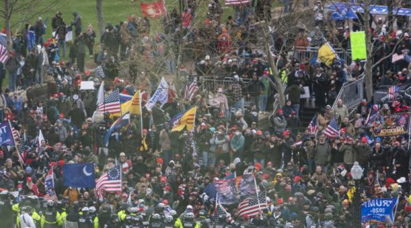 proteste in sua se aud focuri de arma