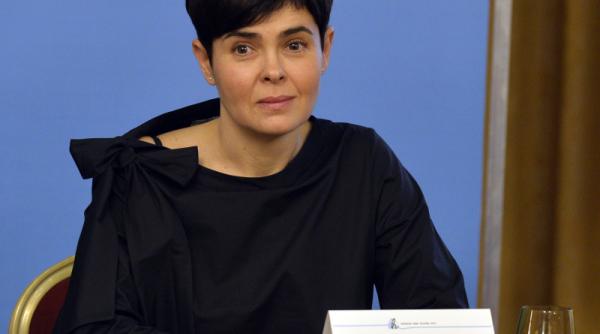 vlad voiculescu mutare in ministerul sanatatii cine e andreea moldovan primul secretar de stat numit