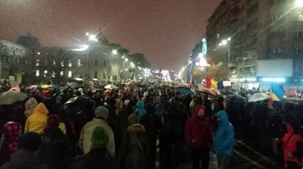 claudiu tarziu aur cere iesirea in strada lumea va ceda