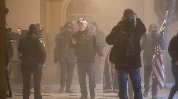 echipele pirotehnice au distrus doua bombe artizanale gasite in capitoliu