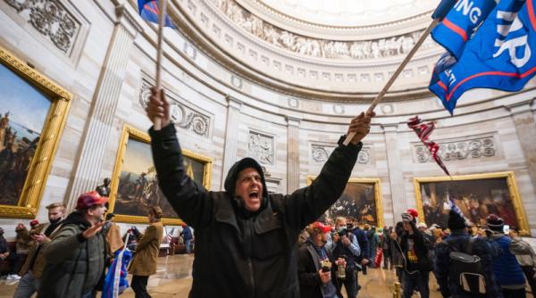 protestatarii violenti din sua gest de frica gusa ii sperie