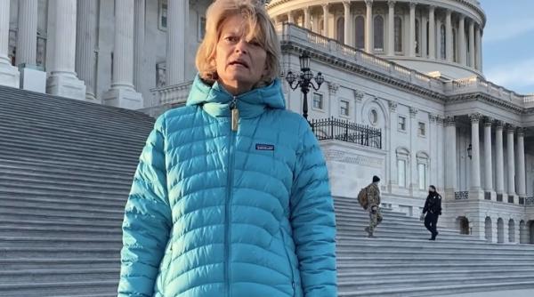 lisa murkowski primul senator republican cere demisia lui donald trump