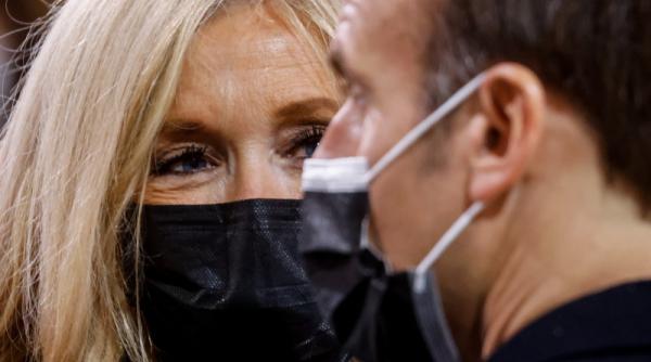 emmanuel si brigitte macron au revoltat franta cati bani au cheltuit pentru florile din palatul elys e