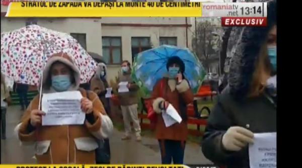 protest si la scoala gimnaziala maica domnului dupa schimbarea directorului parintii ameninta ca nu vor mai participa la orele online