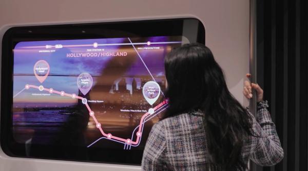 lg dezvaluie noi televizoare oled transparente vor fi prezente in mall uri hoteluri sau trenuri de metrou