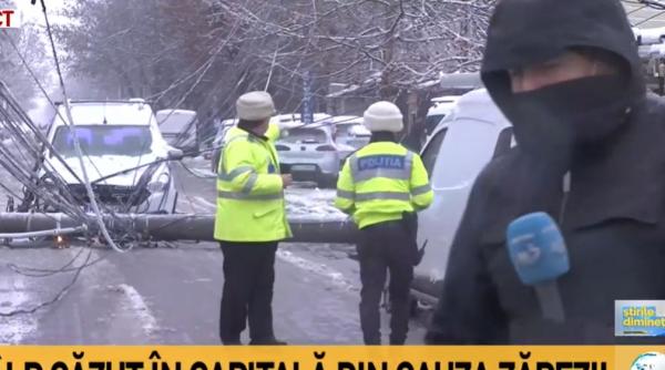 stalp cazut in capitala din cauza zapezii