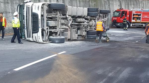 tir rasturnat pe dn 65 trafic oprit