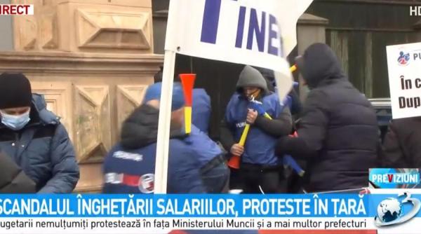 protest la ministerul muncii impotriva plafonarii salariilor din domeniul public